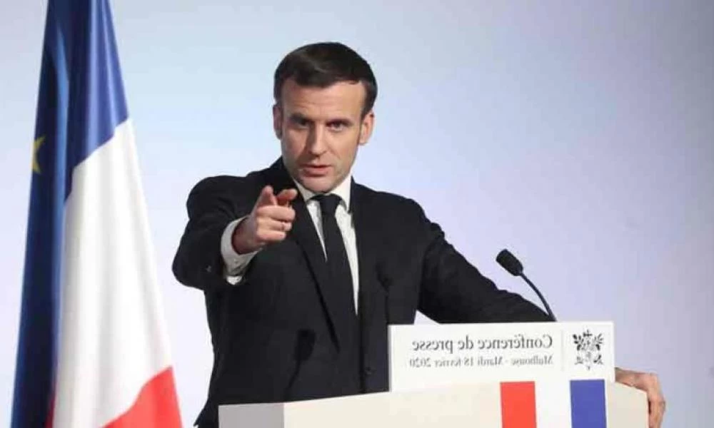 Ο Μακρόν "δείχνει" την "πόρτα" εξόδου από το ευρώ στη Γερμανία